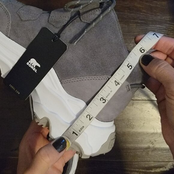 NEW Sorel Kinetic Breakthru Caribou Boots Womens 10 Winter Snow Outdoors Cozy - Picture 8 of 9